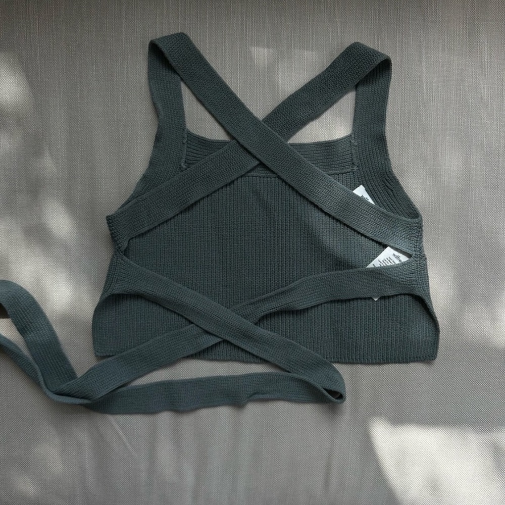 Aritzia Cayenne Top - image 1